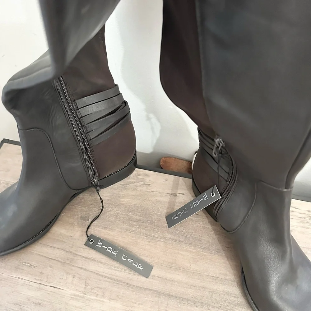 Vince Camuto Medium Calf Pauletta Tall Shaft Boots size 7.5 NWOB